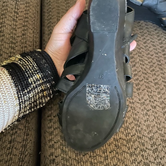 K STUDIO WOMENS SIZE 6 BLACK HIGH WEDGE SANDALD - Picture 3 of 9